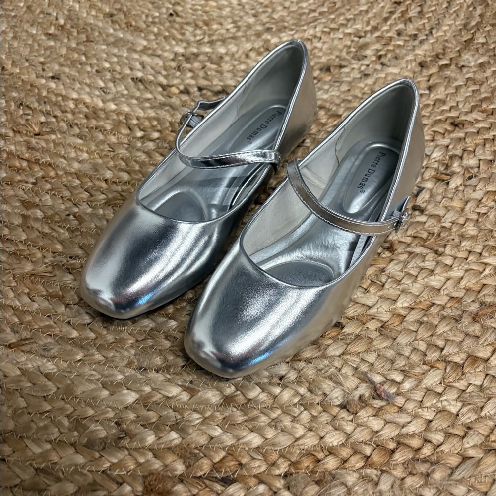 Pierre Dumas Silver Mary Jane Flats - Picture 6 of 7